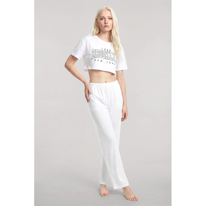 MARSiLYAN- Kadın Beyaz Baskılı Crop T-Shirt Pantolon Takım %100 Pamuk Rahat 2’li Set