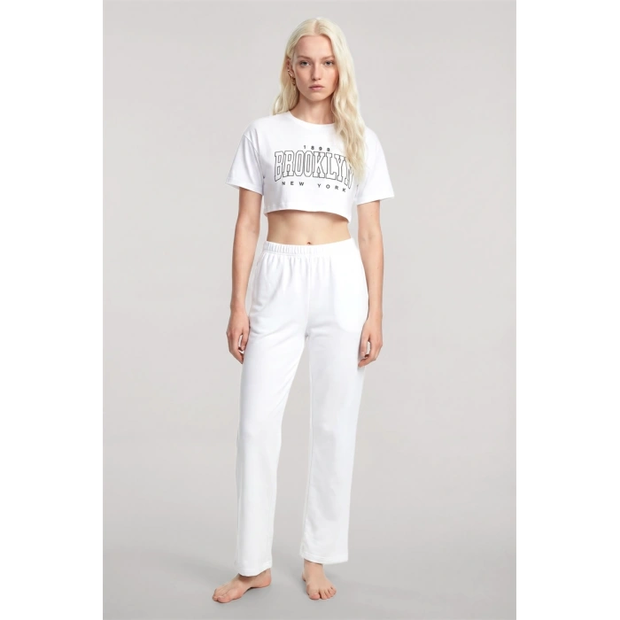 MARSiLYAN- Kadın Beyaz Baskılı Crop T-Shirt Pantolon Takım %100 Pamuk Rahat 2’li Set