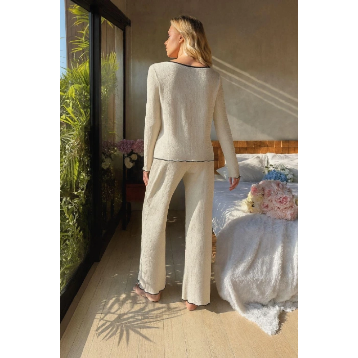 MARSiLYAN- Kadın Beyaz Fiyonklu İç Çamaşırı ve Uzun Kollu V Yaka Pijama Takımı 4lü Set