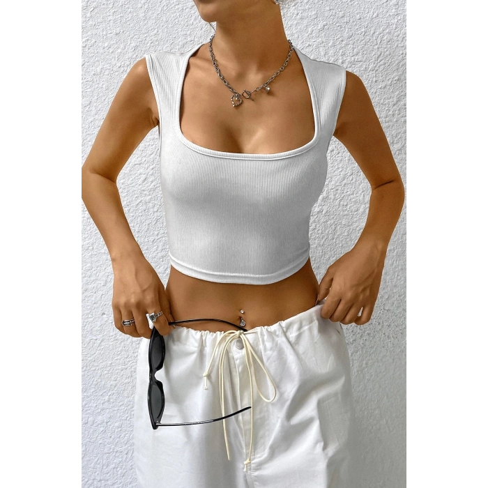 MARSiLYAN- Kadın Beyaz Kare Yaka Kalınlaşan Omuz Detaylı Crop Top Bluz