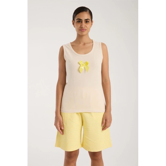 MARSiLYAN- Kadın Beyaz Kurdele Detaylı Sarı Çizgili Şortlu Pijama Takımı