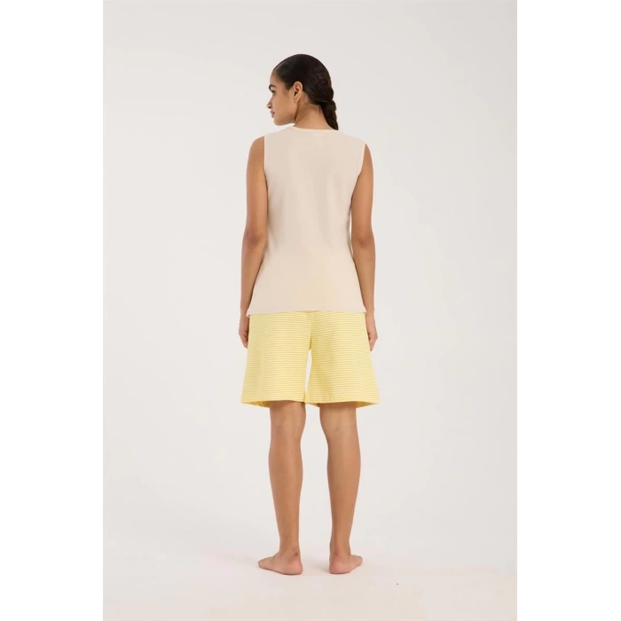 MARSiLYAN- Kadın Beyaz Kurdele Detaylı Sarı Çizgili Şortlu Pijama Takımı