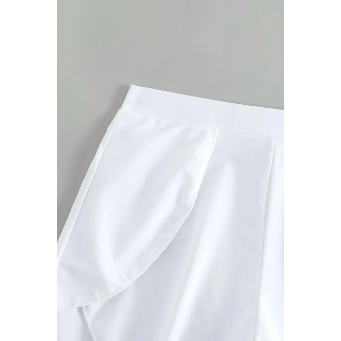 MARSiLYAN- Kadın Beyaz Yırtmaçlı Etek Görünümlü Şık Deniz Şortu