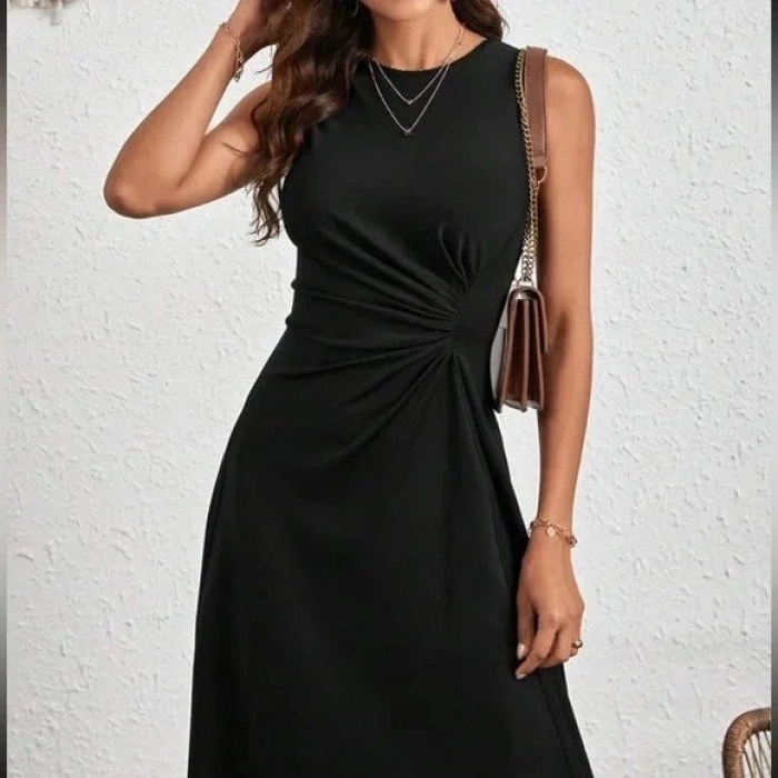 MARSiLYAN- Kadın Sıfır Kollu Bisiklet Yaka Büzgülü Asimetrik Kesim Detaylı Janjan Krep Elbise