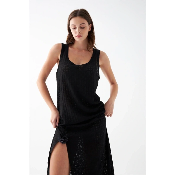 MARSiLYAN- Kadın Siyah Dantel Dokulu Yırtmaçlı Uzun Gecelik – Zarif ve Rahat Uyku Geceliği