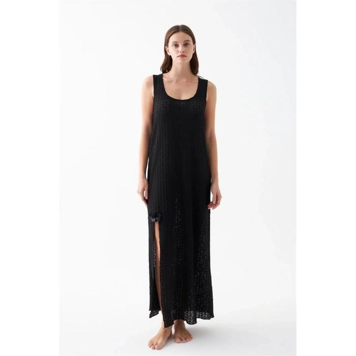 MARSiLYAN- Kadın Siyah Dantel Dokulu Yırtmaçlı Uzun Gecelik – Zarif ve Rahat Uyku Geceliği