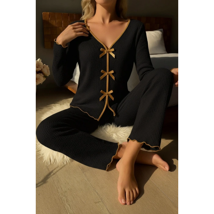 MARSiLYAN- Kadın Siyah Fiyonklu İç Çamaşırı ve Uzun Kollu V Yaka Pijama Takımı 4lü Set