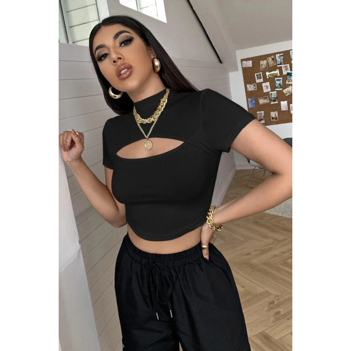 MARSiLYAN- Kadın Siyah Göğüs Dekolteli Yarım Kollu Cut Out Crop Top Bluz