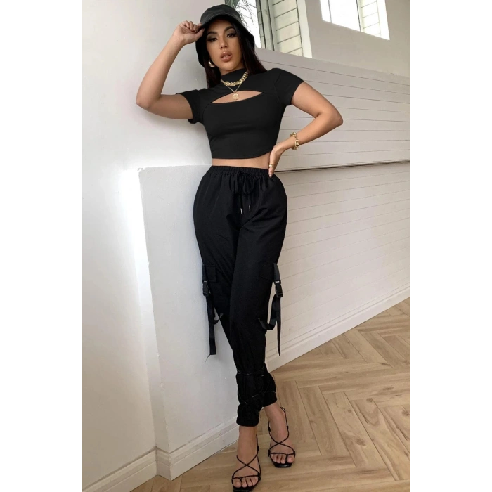 MARSiLYAN- Kadın Siyah Göğüs Dekolteli Yarım Kollu Cut Out Crop Top Bluz