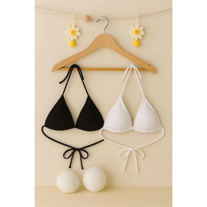 MARSiLYAN- Kadın Siyah ve Beyaz Minimal Kesim Üçgen Bikini Üstü