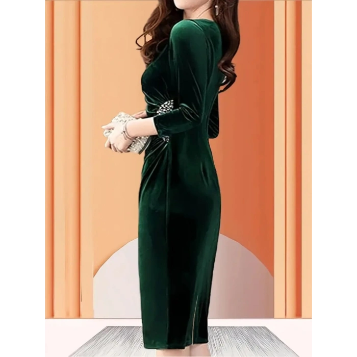 MARSiLYAN- Kadın Uzun Kollu Yakası Açık Yanlardan Büzgülü Taş Detaylı Midi Kadife Elbise