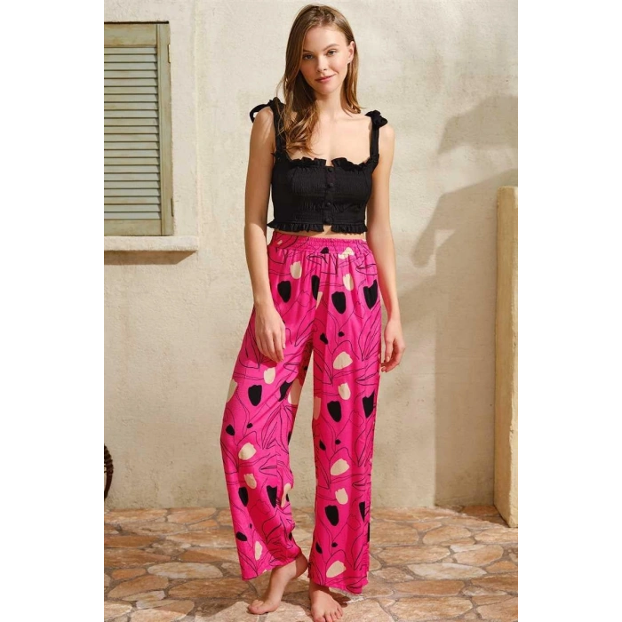 MARSiLYAN-  Kalın Askılı Viskon Çiçek Desenli Sırt Aksesuarlı Yazlık Dantel Detaylı Pijama