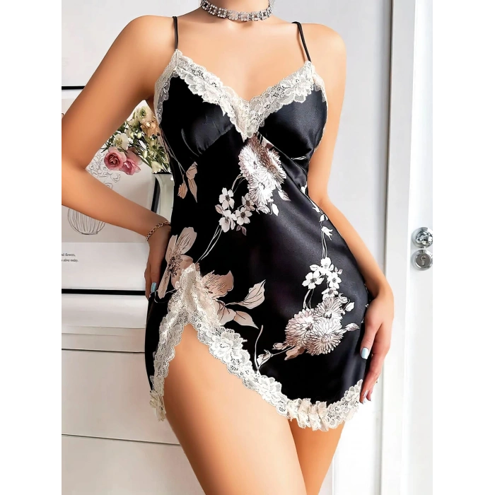 MARSiLYAN-  Özel Tasarım Çiçek Desenli İnce Askılı Dantel İşlemeli Sırt Dekolteli Siyah Mini Saten Gecelik