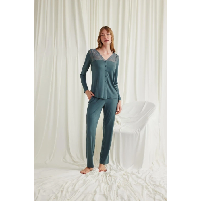 MARSiLYAN-  Yakası Omzu ve Paçası Dantelli Boydan Düğmeli Pijama Takımı