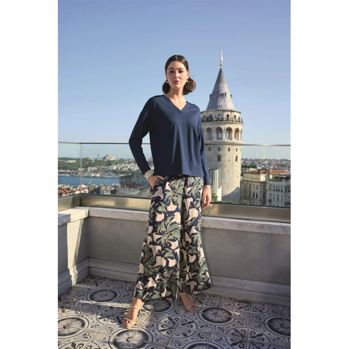 MARSiLYAN-  Yaprak Desenli Uzun Kollu V Yaka Pijama Takımı