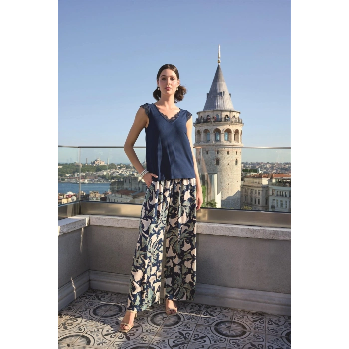 MARSiLYAN-  Yaprak Desenli ve Dantelli 3lü Pijama Takımı