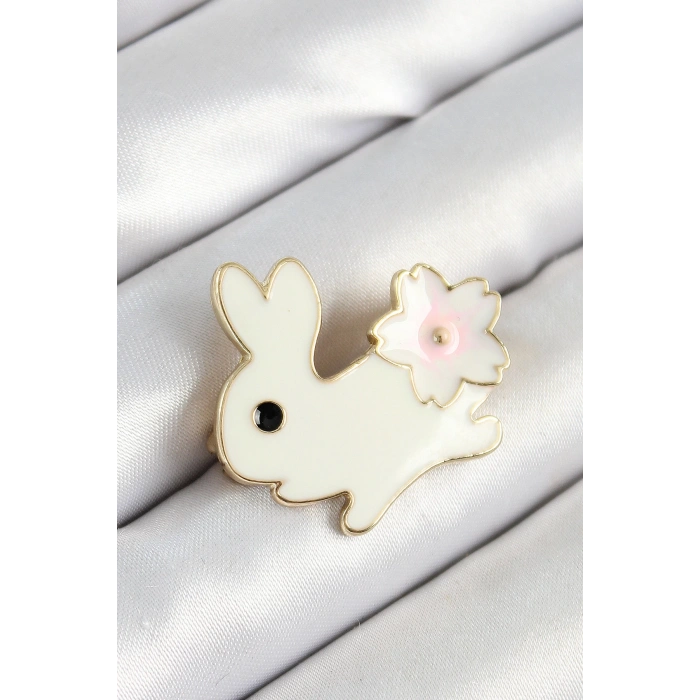 Mineli Çiçek Detaylı Krem Tavşan Figürlü Gold Renk Kadın Broş - TJ-BR452