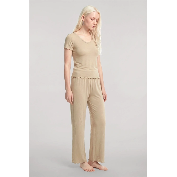 MİRAY- Kadın Bej V Yaka Yumuşak Dokulu Pijama Takımı Rahat ve Şık Ev Giyim Seti