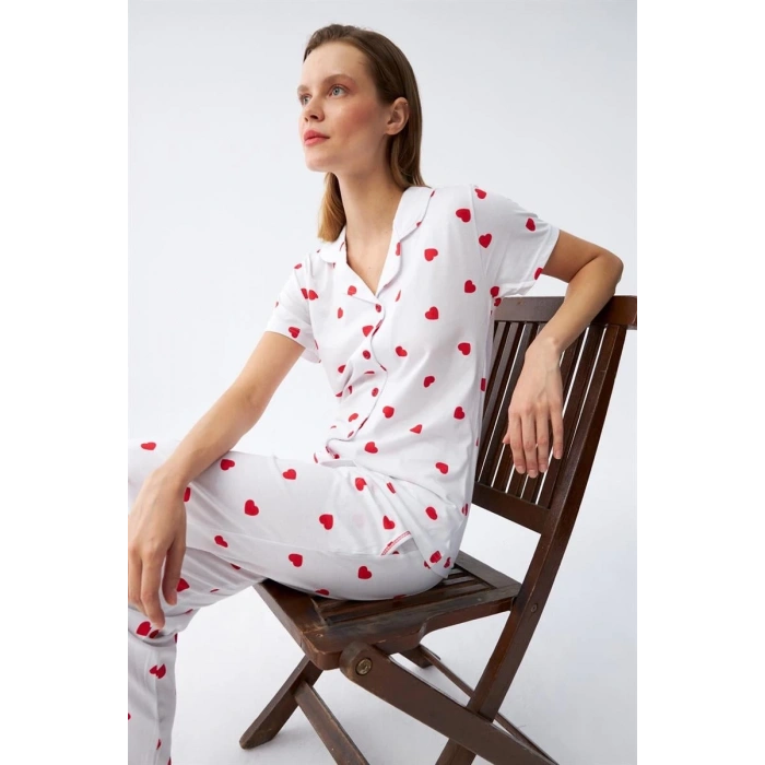 MİRAY- Kadın Beyaz Kırmızı Kalpli Önden Düğmeli Pijama Takımı