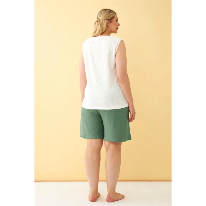 MİRAY- Kadın Yeşil Rahat Kalıp Büyük Beden Cepli Şort