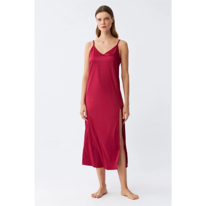 MİRAY- Yırtmaçlı Uzun Saten Gecelik Bordo