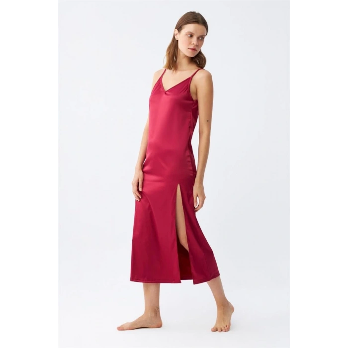 MİRAY- Yırtmaçlı Uzun Saten Gecelik Bordo