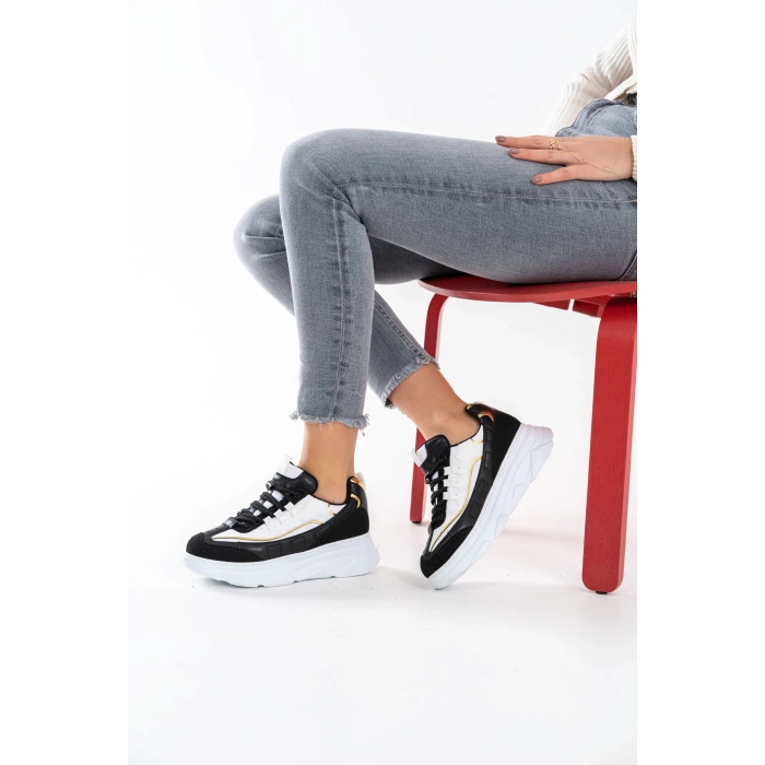 Paloma Siyah Beyaz Bağcıklı Spor Ayakkabı