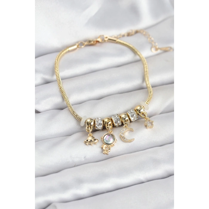 Pirinç Gold Renk Uzay Tema Charmlı Kadın Bileklik - TJ-BB8179