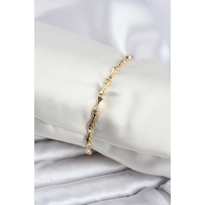 Pirinç Gold Renk VIP Seri İnce Kemik Model Zirkon Taşlı Kadın Bileklik - TJ-BB8276