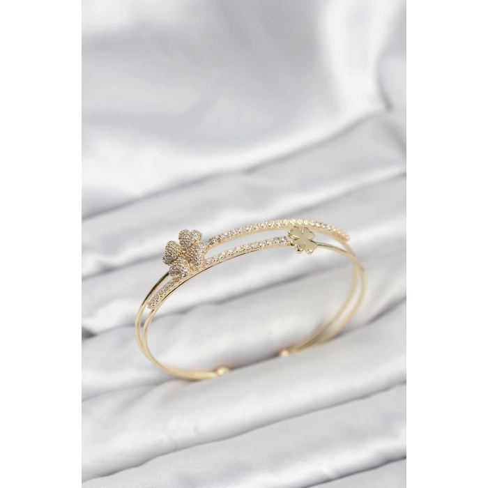 Pirinç Gold Renk Yonca Model Kadın Bileklik - TJ-BB8265