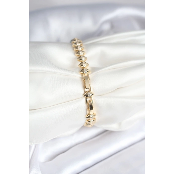 Pirinç Gold Renk Zirkon Taşlı Baklava Model Kadın Bileklik - TJ-BB8024