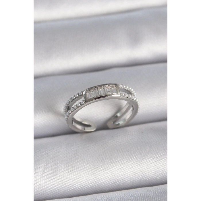 Pirinç Gümüş Renk Ayarlanabilir Sıralı İncili Zirkon Taşlı Kadın Yüzük - TJ-BYK3381