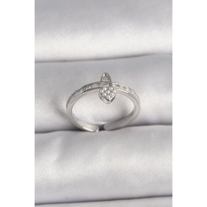 Pirinç Gümüş Renk Zirkon Taşlı İnci Detaylı Kilit Kalp Model Ayarlanabilir Yüzük - TJ-BYK3538