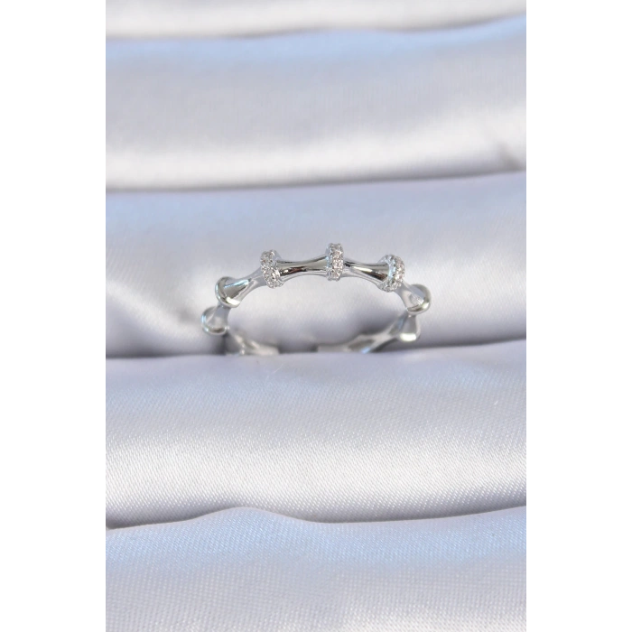 Pirinç Gümüş Renk Zirkon Taşlı Kadın Yüzük - TJ-BYK3313