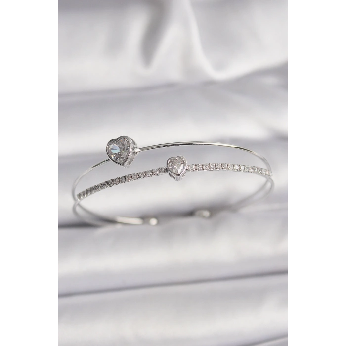 Pirinç Gümüş Renk Zirkon Taşlı Kalp Model Kadın Bileklik - TJ-BB6537
