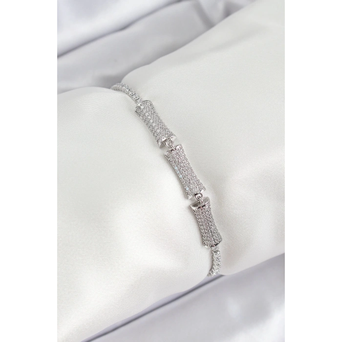 Pirinç Gümüş Renk Zirkon Taşlı Kemik Model Kadın Bileklik - TJ-BB7071