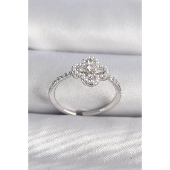 Pirinç Gümüş Renk Zirkon Taşlı Yonca Model İnci Detay Kadın Yüzük - TJ-BYK3493