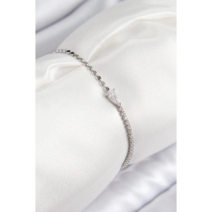 Pirinç Zirkon Taşlı Damla Model Ezme Zincir Gümüş Renk Kadın Bileklik - TJ-BB7590