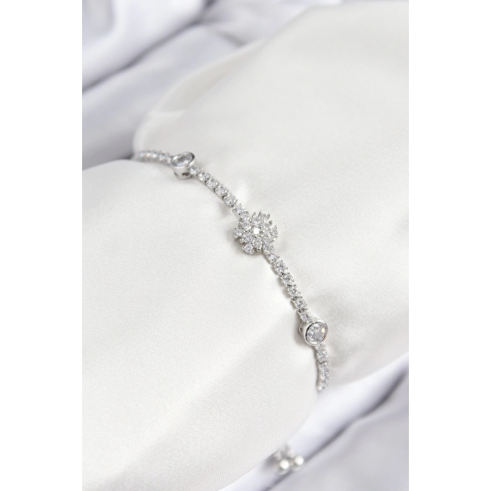 Pirinç Zirkon Taşlı Kar Tanesi Model Gümüş Renk Asansörlü Kadın Bileklik - TJ-BB7722