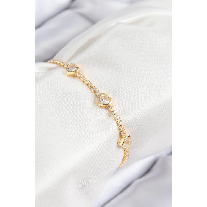 Pirinç Zirkon Taşlı Sıralı Kalp Model Gold Renk Kadın Bileklik - TJ-BB7729