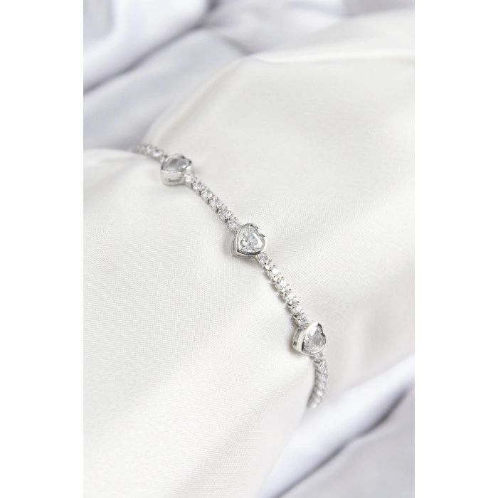 Pirinç Zirkon Taşlı Sıralı Kalp Model Gümüş Renk Asansörlü Kadın Bileklik - TJ-BB7728