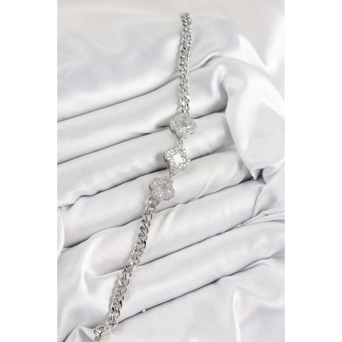 Pirinç Zirkon Taşlı Yonca Model Gümüş Renk Kadın Bileklik - TJ-BB7546