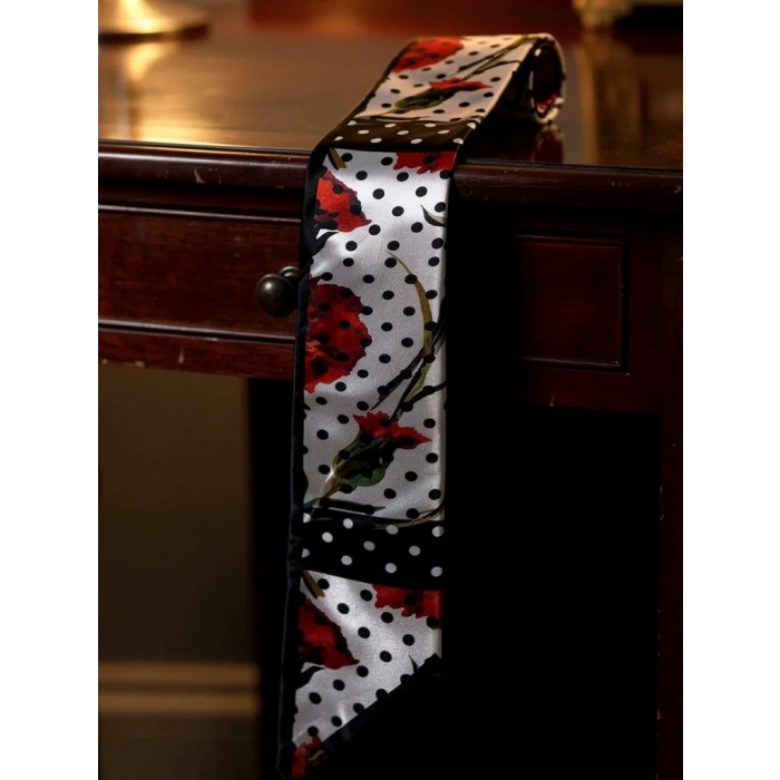 Puantiye Desenli Kadın Fular – Ceket, Elbise ve Gömlek Kombinleri İçin, Hediye Olarak İdeal