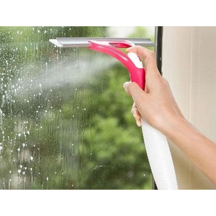 Su Hazneli ve Spreyli Cam Silme Aparatı