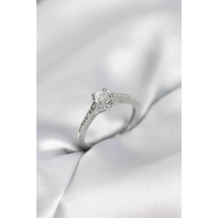 Tek Taş Gümüş Renk Zirkon Taşlı Model Kadın Yüzük - TJ-BYK4104