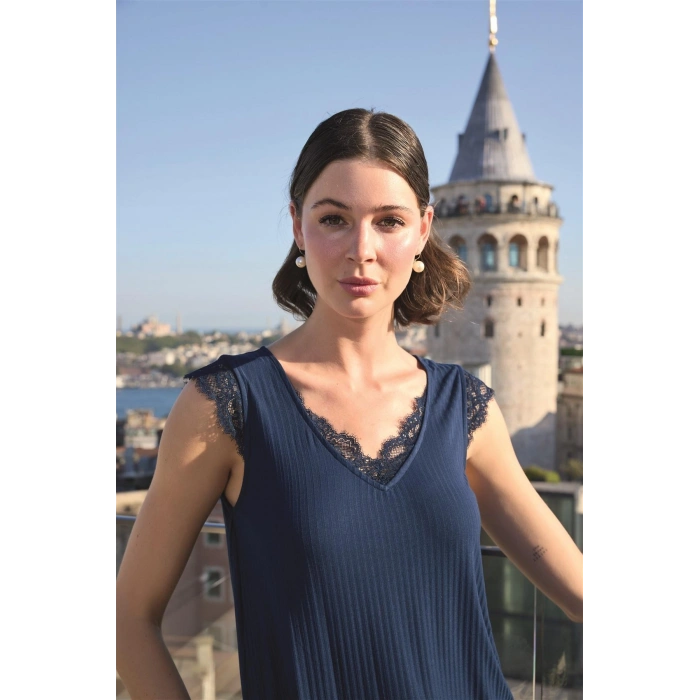 Yaprak Desenli Ve Dantelli 3lü Pijama Takımı
