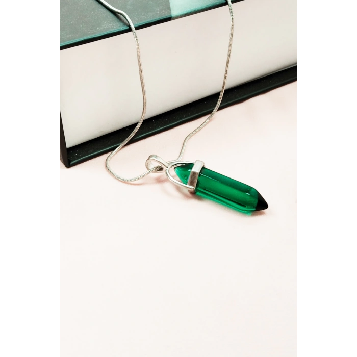 Yeşil Kuvars Doğal Taşı Zincirli El Yapımı Tasarımlı Kolye Uç: 3,5 cm Zincir: 20 cm Kutulu