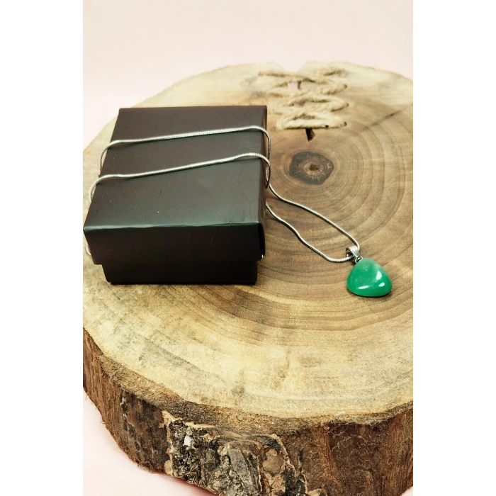 Yeşim Taşı Doğal Taşı Zincirli El Yapımı Kolye Uç: 2 cm Zincir: 20 cm Kutulu