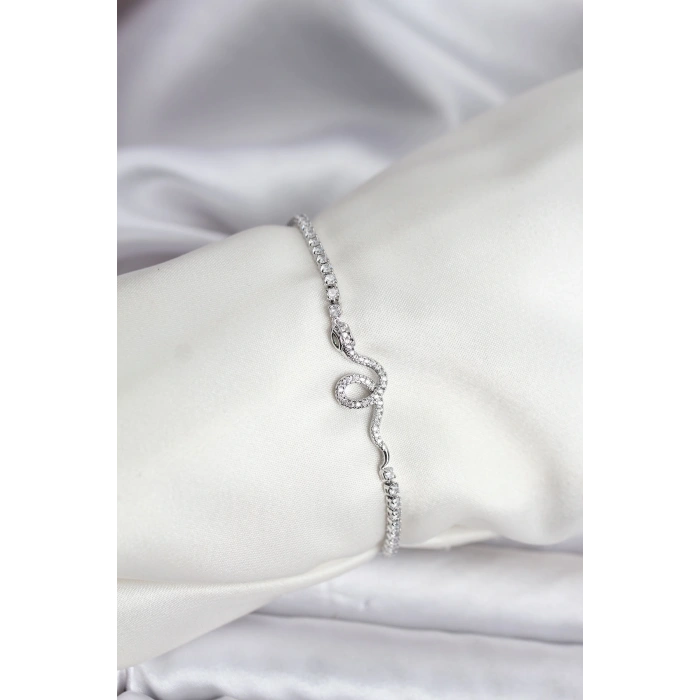 Yılan Model Zirkon Taşlı Gümüş Renk Pirinç Su Yolu Kadın Bileklik - TJ-BB8105