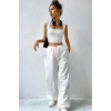 Kadın Beyaz Kare Yaka Kalınlaşan Omuz Detaylı Crop Top Bluz